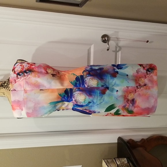 Calvin Klein bodycon floral dress size 10 - Picture 2 of 6